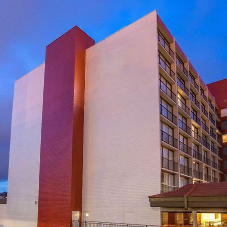 Red Lion Inn & Suites Olympia, Governor Hotel Exterior photo
