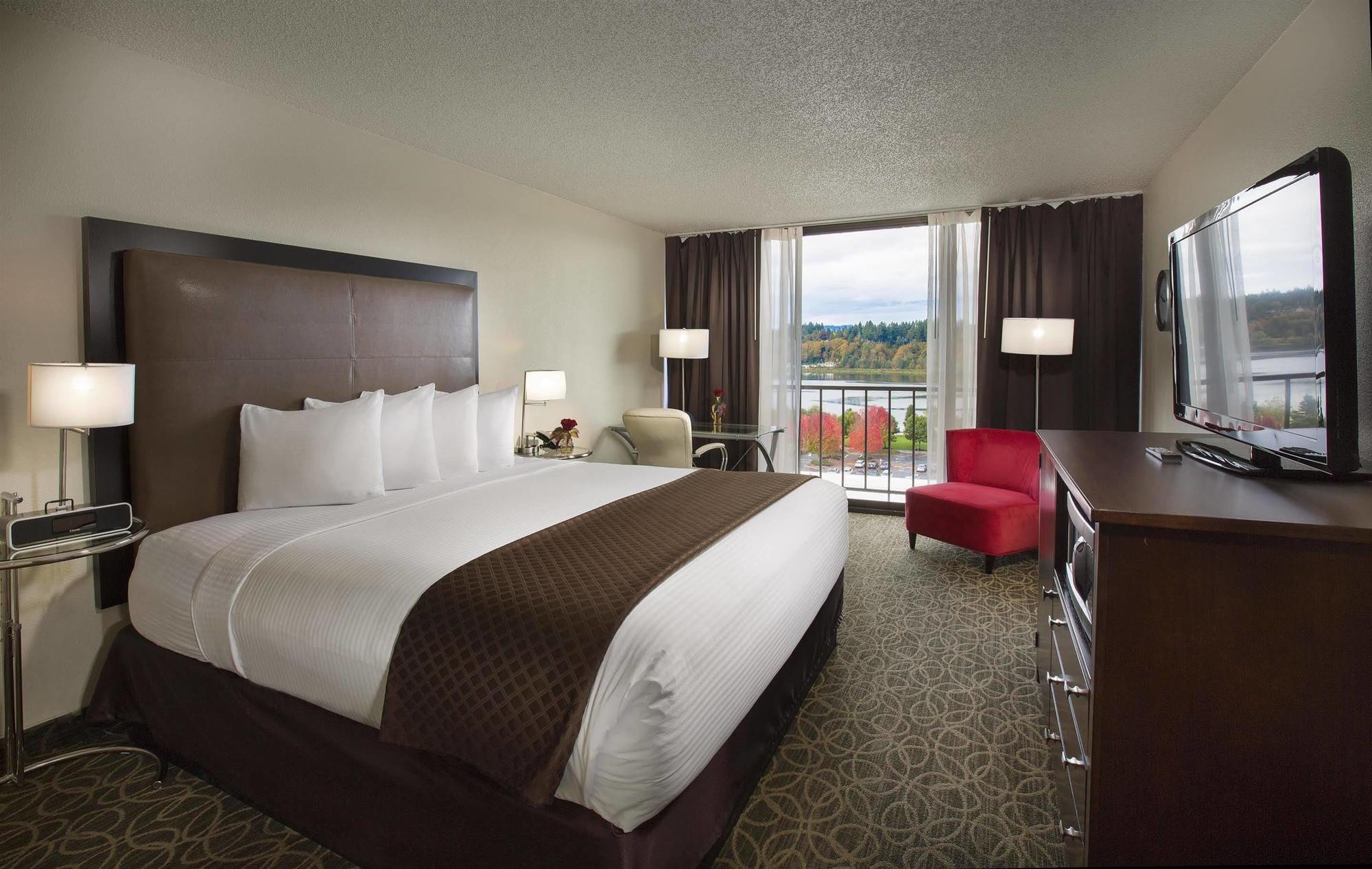 Red Lion Inn & Suites Olympia, Governor Hotel Exterior photo